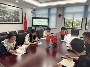 阅读增底蕴，书香润师新 ——记杨园中心小学5月书友会主题沙龙